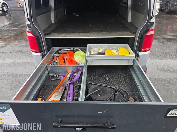 Volkswagen Transporter 13 of 30