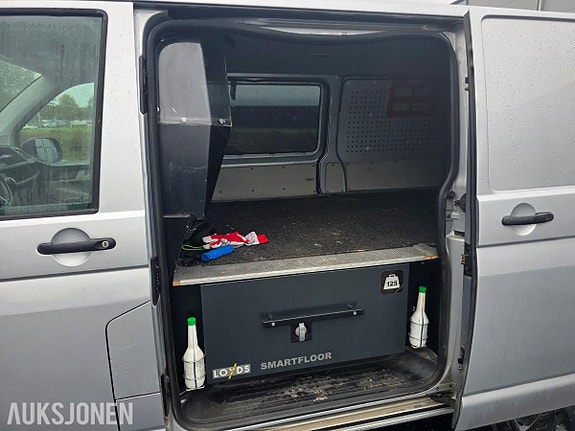 Volkswagen Transporter 10 of 30
