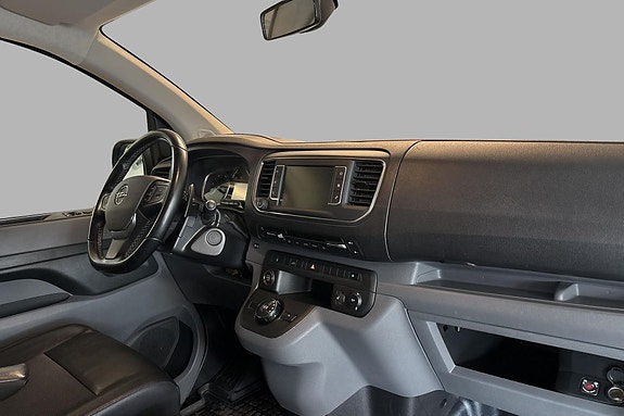 Opel Vivaro 11 of 27