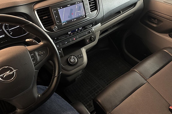 Opel Vivaro 14 of 27