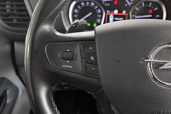 Opel Vivaro 21 of 27