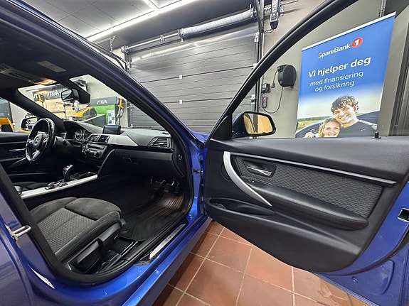 BMW 320d 19 of 27