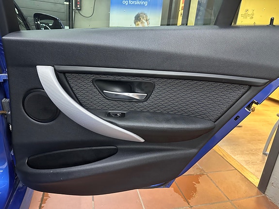 BMW 320d 17 of 27