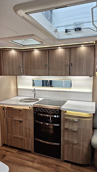 KABE ROYAL 780 TDL KS | Mover | A\C | Takmontert markise | 16 of 30