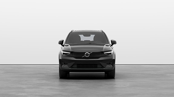 Volvo XC40 3 of 26