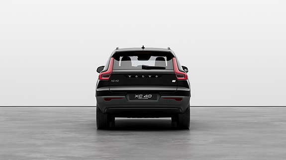 Volvo XC40 5 of 26