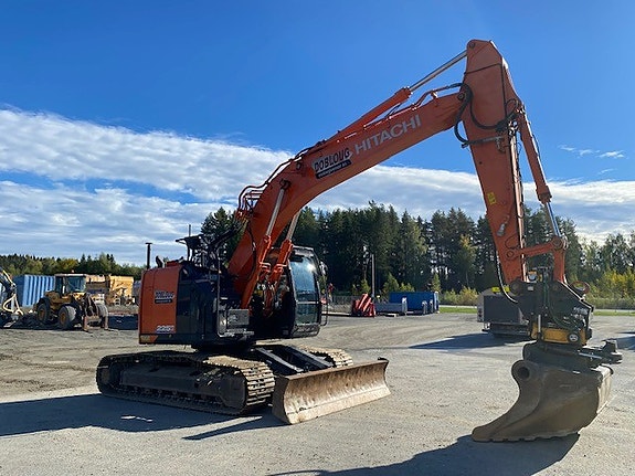 Hitachi 225US-6 9 of 17