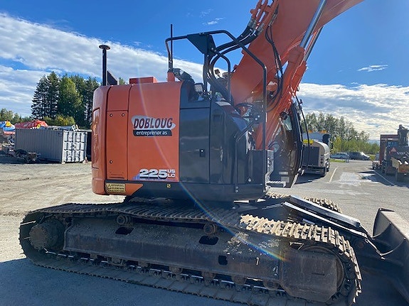 Hitachi 225US-6 10 of 17