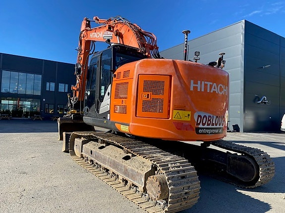 Hitachi 225US-6 13 of 17