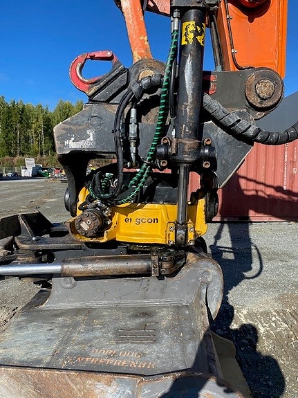 Hitachi 225US-6 17 of 17