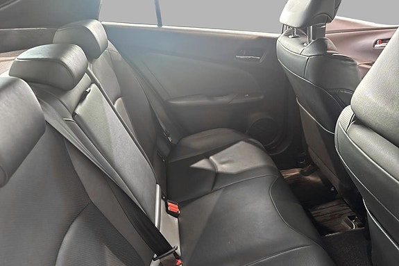 Toyota Prius 17 of 19