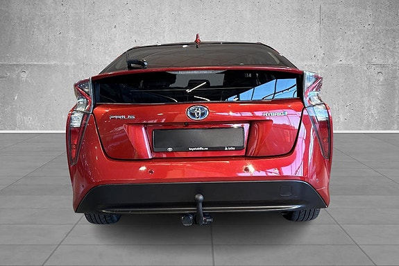Toyota Prius 4 of 19