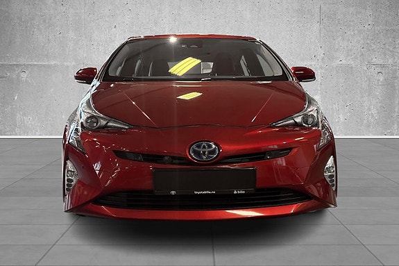 Toyota Prius 8 of 19