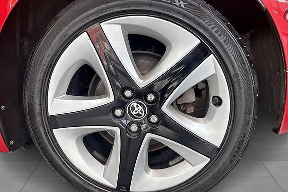 Toyota Prius 19 of 19