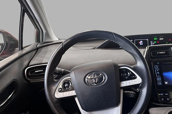 Toyota Prius 11 of 19
