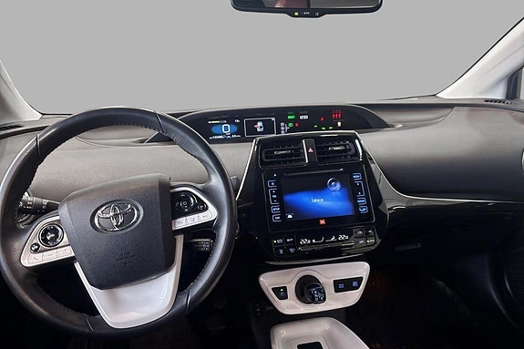 Toyota Prius 10 of 19