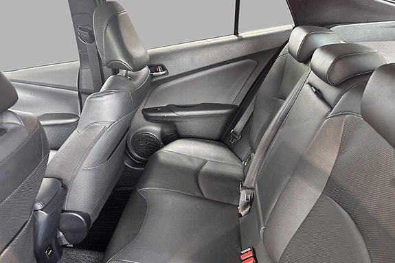 Toyota Prius 16 of 19