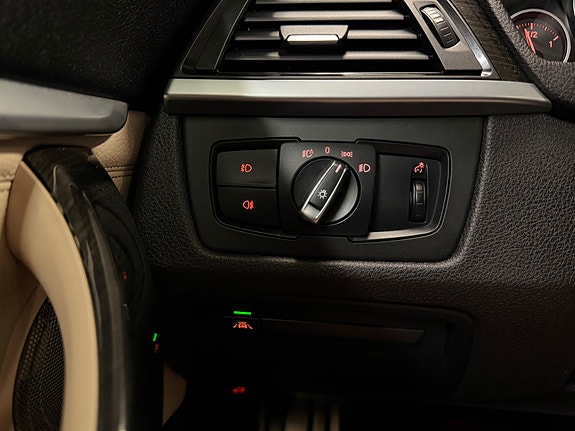 BMW 328i 28 of 30