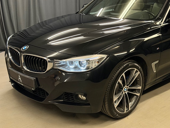 BMW 328i 12 of 30