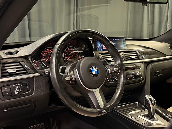 BMW 328i 27 of 30
