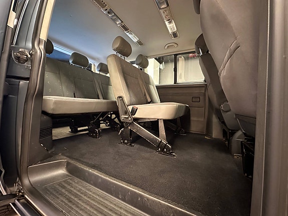 Volkswagen Transporter 25 of 29