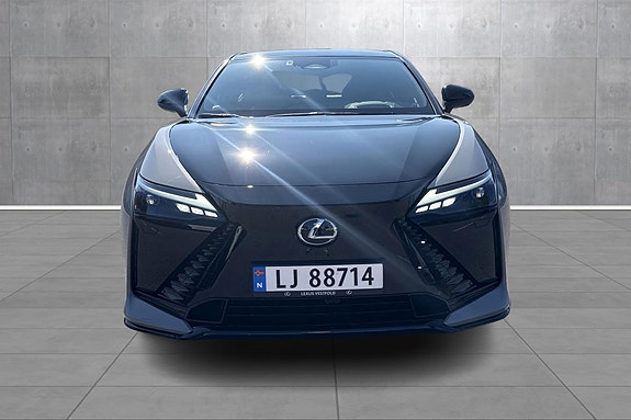 Lexus RZ550e 2 of 30