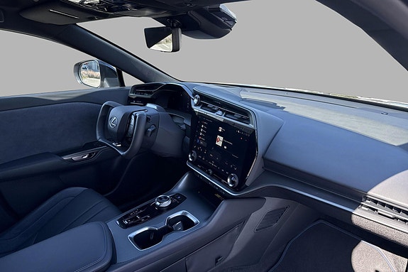 Lexus RZ550e 11 of 30