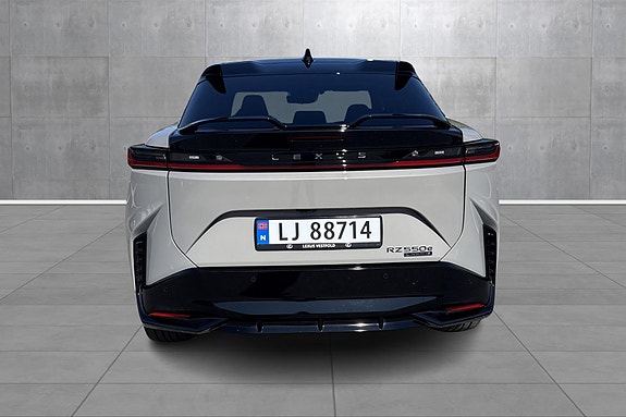 Lexus RZ550e 6 of 30
