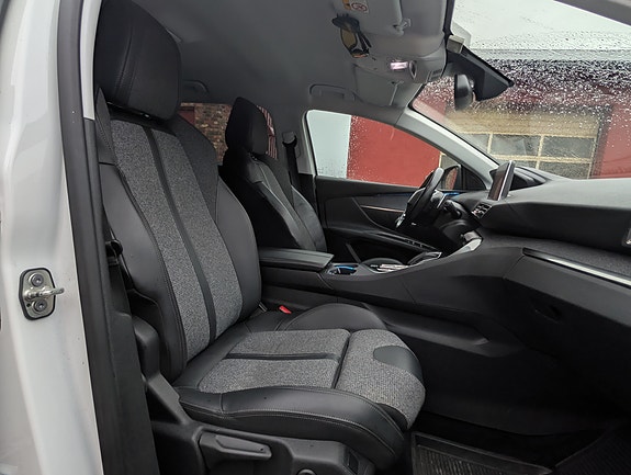 Peugeot 5008 4 of 12