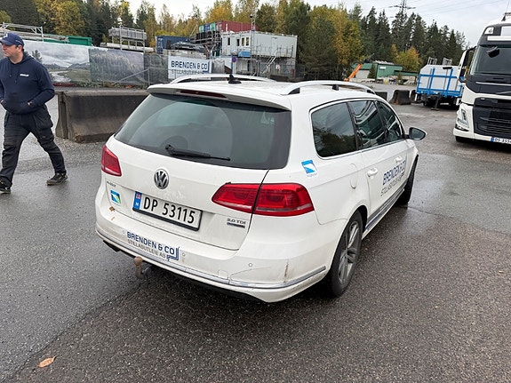 Volkswagen Passat 3 of 10