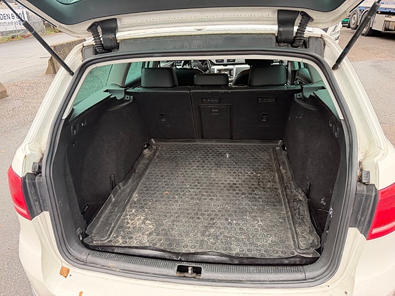Volkswagen Passat 6 of 10