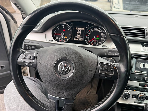 Volkswagen Passat 10 of 10