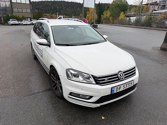 Volkswagen Passat 2 of 10