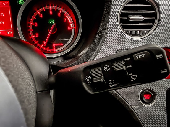 Alfa Romeo 159 SportWagon 14 of 28