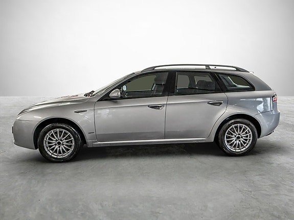 Alfa Romeo 159 SportWagon 2 of 28
