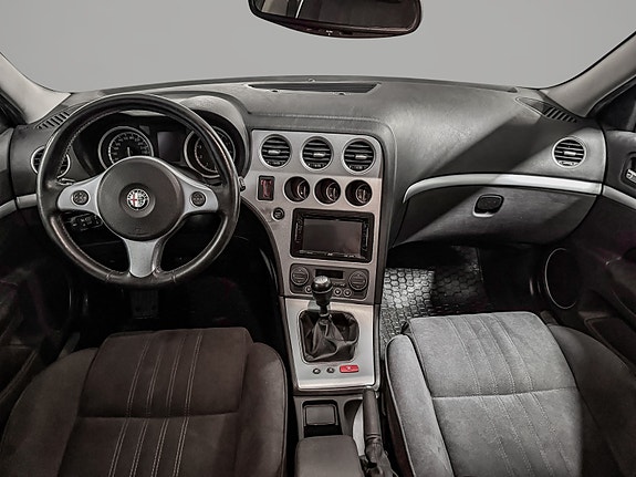 Alfa Romeo 159 SportWagon 11 of 28