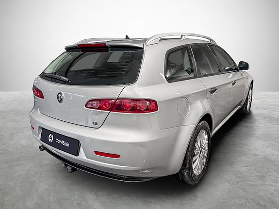 Alfa Romeo 159 SportWagon 5 of 28