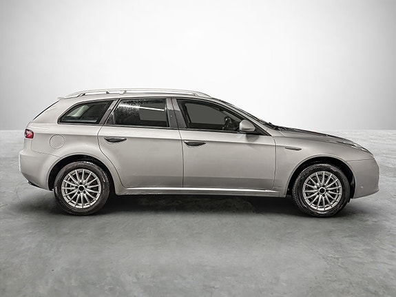 Alfa Romeo 159 SportWagon 6 of 28