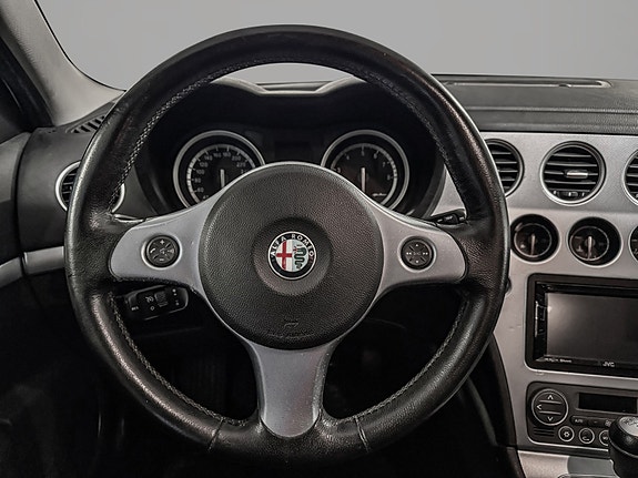 Alfa Romeo 159 SportWagon 12 of 28
