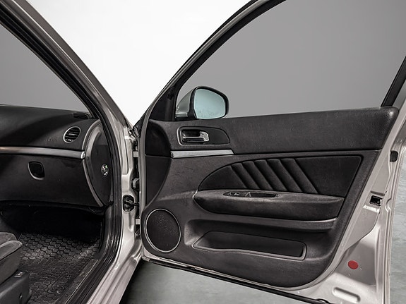 Alfa Romeo 159 SportWagon 19 of 28