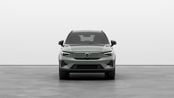 Volvo XC40 3 of 27