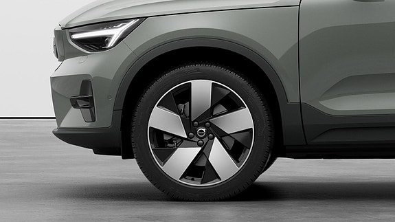 Volvo XC40 14 of 27