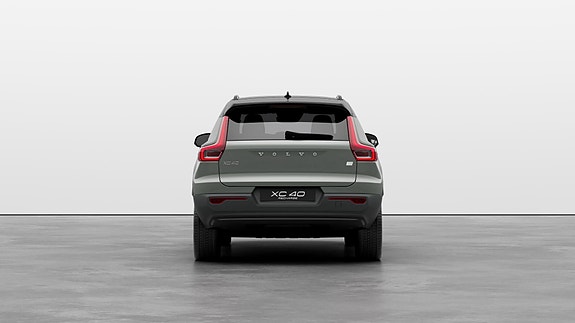 Volvo XC40 5 of 27