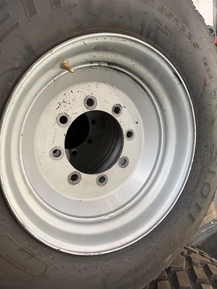 Andre Nokian TRI 2 340/80 R18 på felg – komplett hjulsett – meget god stand 3 of 3