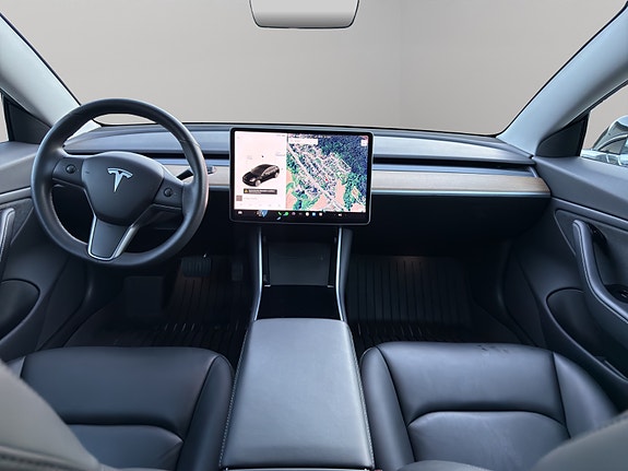 Tesla Model 3 11 of 13