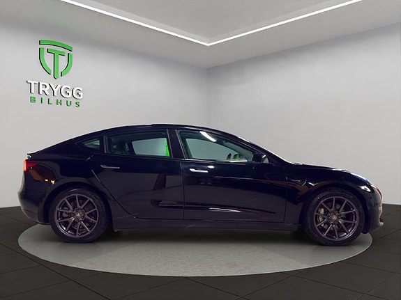 Tesla Model 3 6 of 13