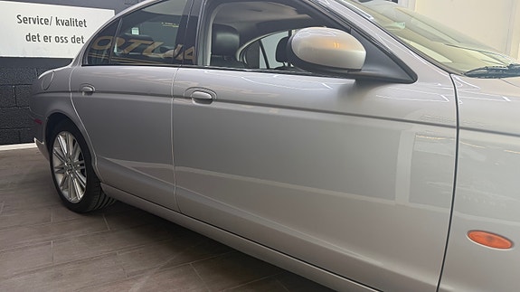 Jaguar S-TYPE 3 of 30