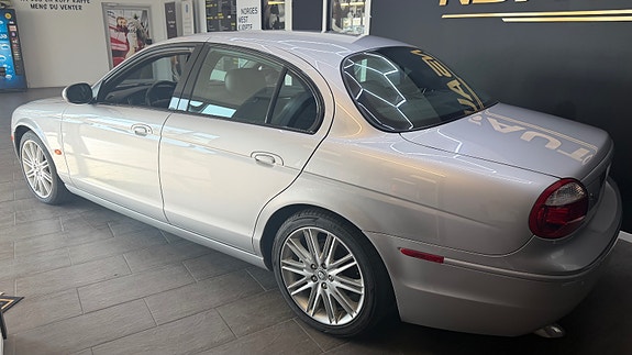 Jaguar S-TYPE 9 of 30