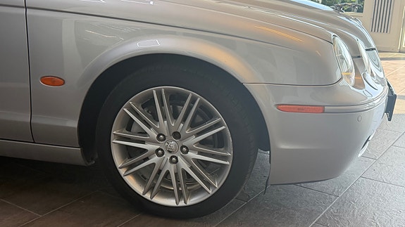 Jaguar S-TYPE 4 of 30