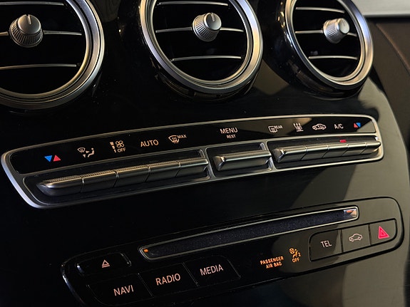 Mercedes-Benz C350 e 24 of 30